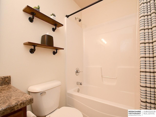 full bath with shower / bath combo and toilet