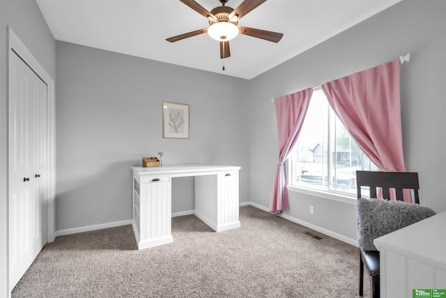 bedroom featuring carpet, a ceiling fan, baseboards, visible vents, and a closet