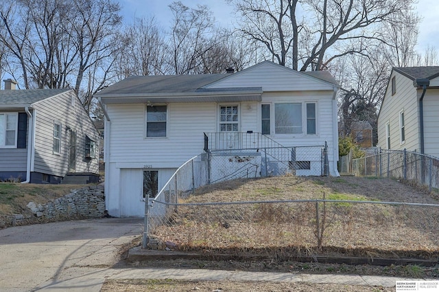 view of front of home featuring fence private yard