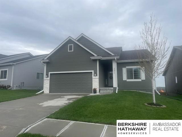 7911 N 149th St, Bennington, NE 68007 - view of front of property featuring driveway and a front yard