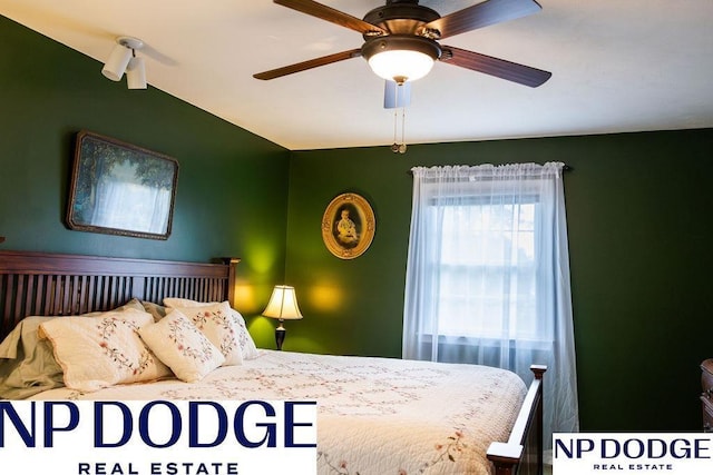 bedroom with a ceiling fan