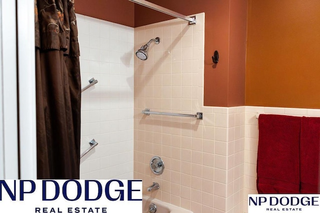 full bathroom featuring shower / bath combo
