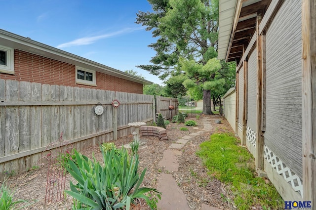 view of yard featuring fence