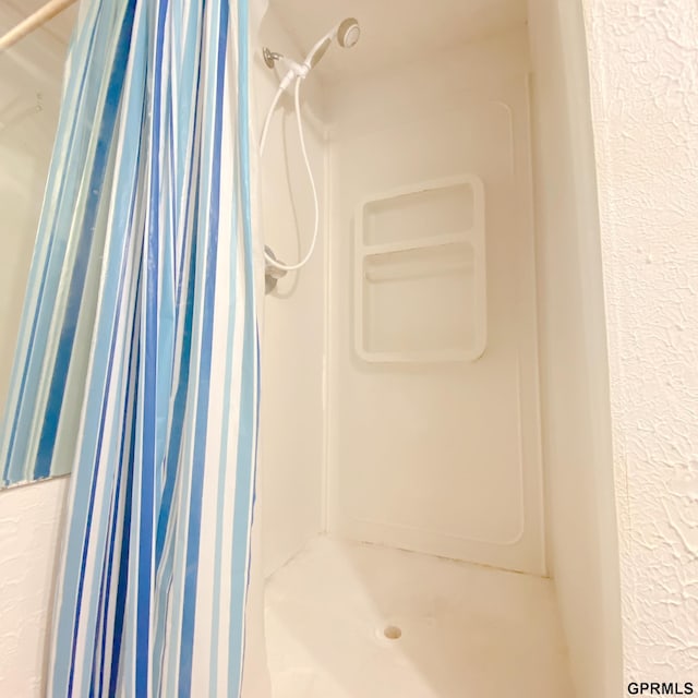 101 E 28th Ave, Bellevue, NE 68005 - bathroom featuring a stall shower