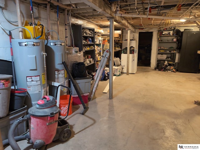 1941 J St, Lincoln, NE 68510 - unfinished basement featuring electric water heater