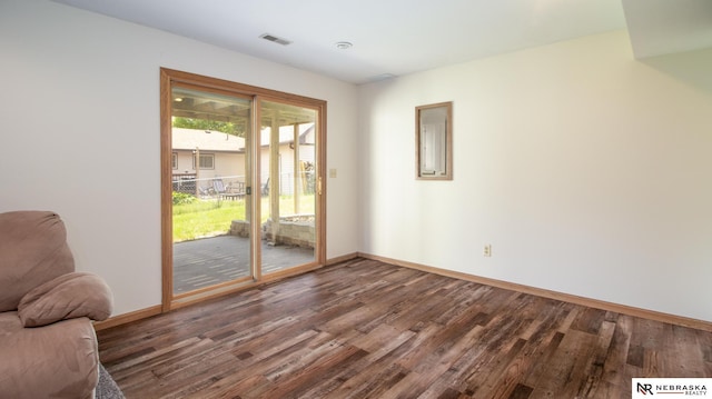 719 Cory Dr, Seward, NE 68434 - entryway with wood finished floors and baseboards