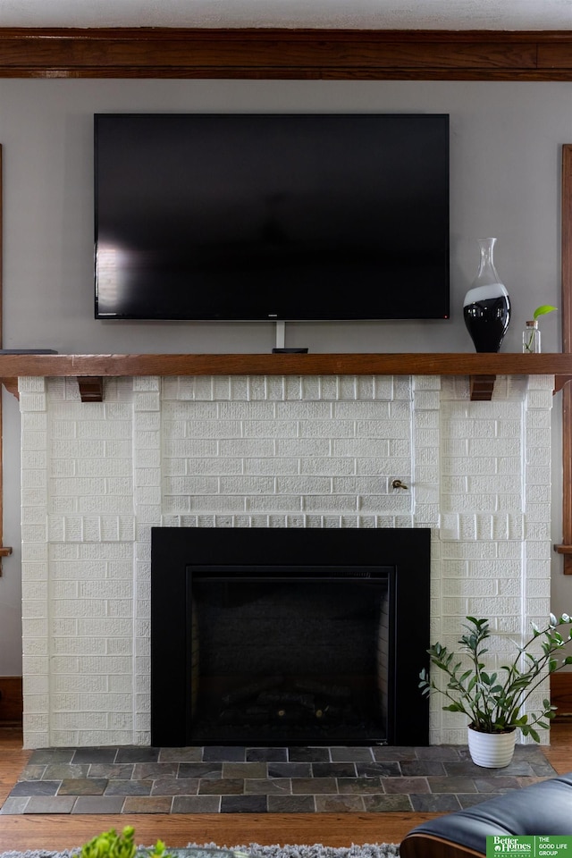 319 N 37th St, Omaha, NE 68131 - detailed view of a fireplace and ornamental molding