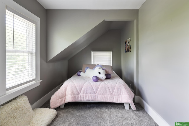319 N 37th St, Omaha, NE 68131 - bedroom featuring carpet floors and baseboards