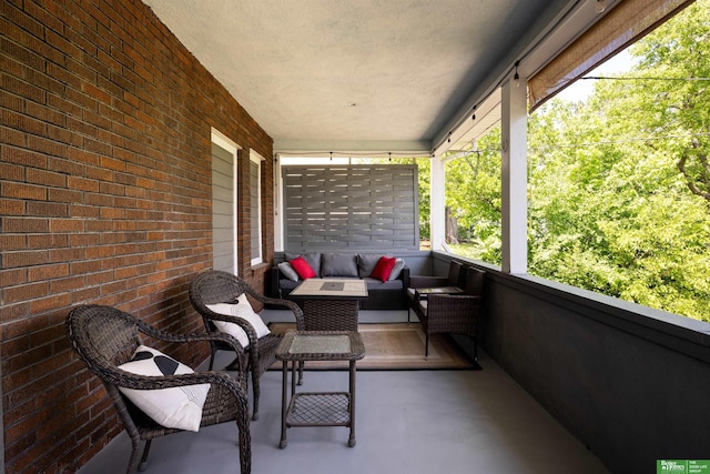 319 N 37th St, Omaha, NE 68131 - balcony with an outdoor living space