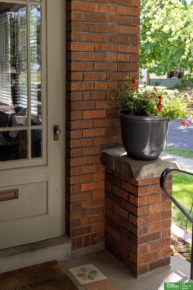 319 N 37th St, Omaha, NE 68131 - entrance to property featuring brick siding