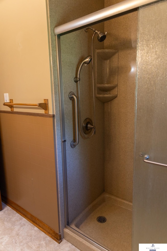 5 Fairview Dr, York, NE 68467 - full bathroom with a stall shower