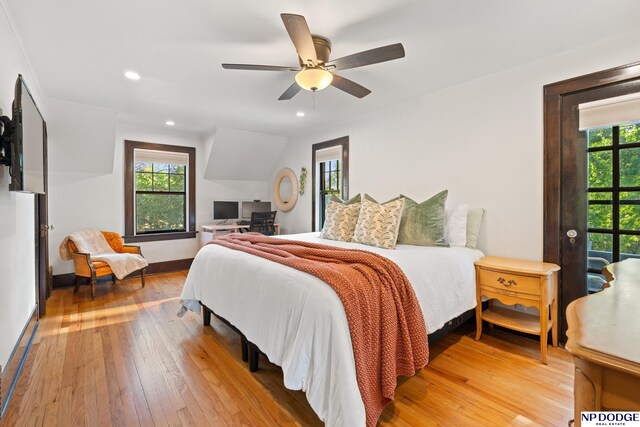 bedroom with light wood-style floors, recessed lighting, ceiling fan, and baseboards