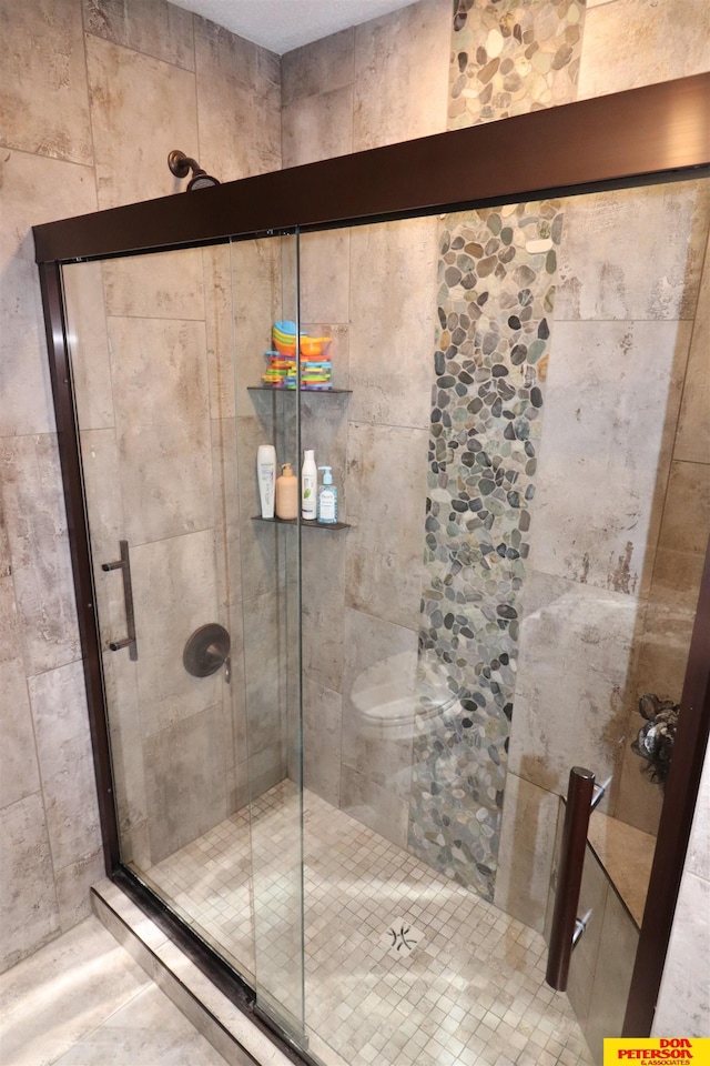 2804 Hogan Ln, Fremont, NE 68025 - bathroom with a shower stall