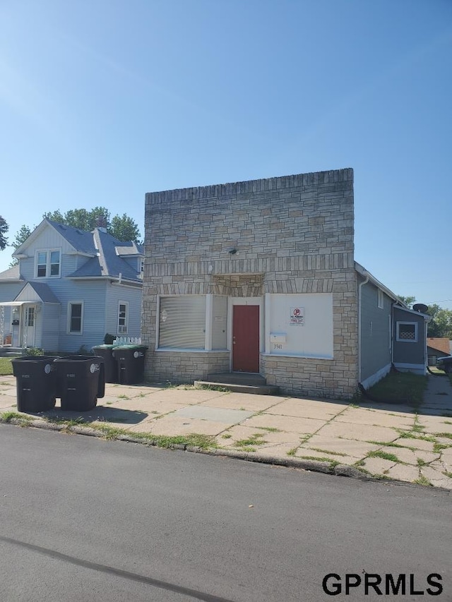3941 X St, Omaha, NE 68107 - view of building exterior