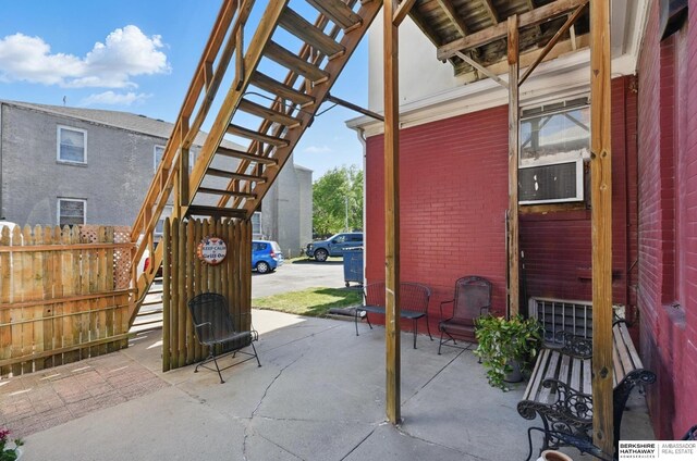 401 S 38th Ave, Omaha, NE 68131 - view of patio / terrace