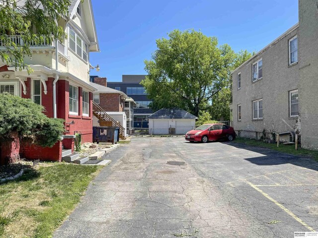 401 S 38th Ave, Omaha, NE 68131 - view of asphalt road