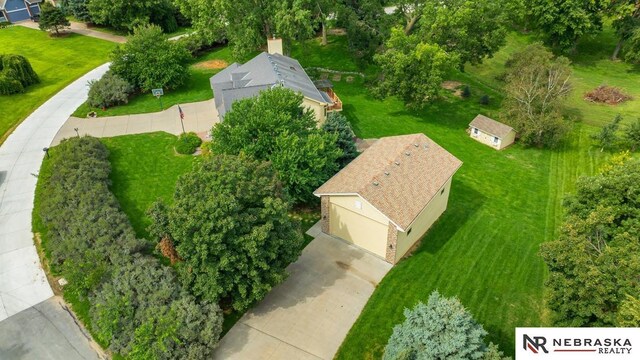 aerial view of property and surrounding area
