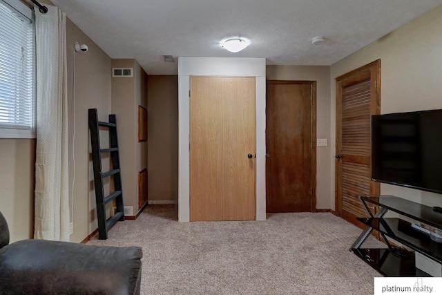 13253 Josephine St, Omaha, NE 68138 - sitting room with carpet floors and baseboards