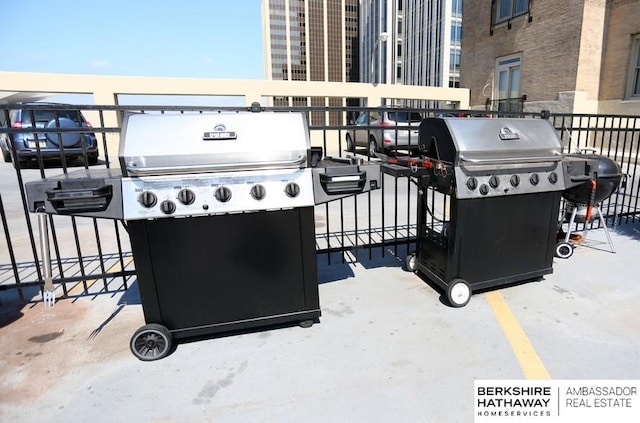 210 S 16th St S Unit 918, Omaha, NE 68102 - view of patio featuring a grill