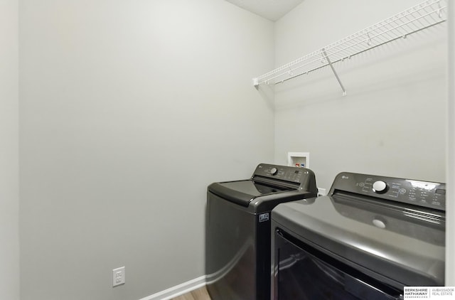 10280 S 209th St, Gretna, NE 68028 - laundry room featuring independent washer and dryer and baseboards