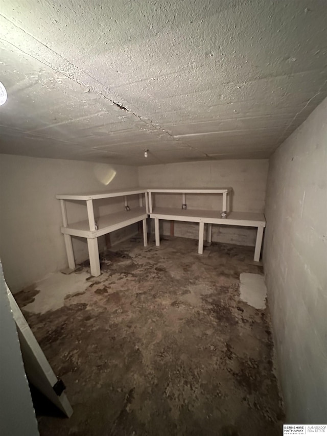 2002 Warren St, Bellevue, NE 68005 - view of below grade area