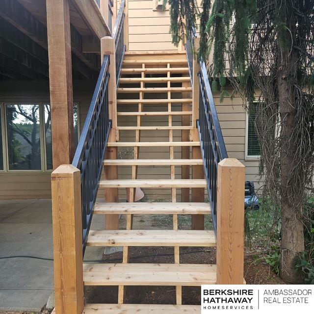1414 S 189th Ct, Omaha, NE 68130 - view of stairs