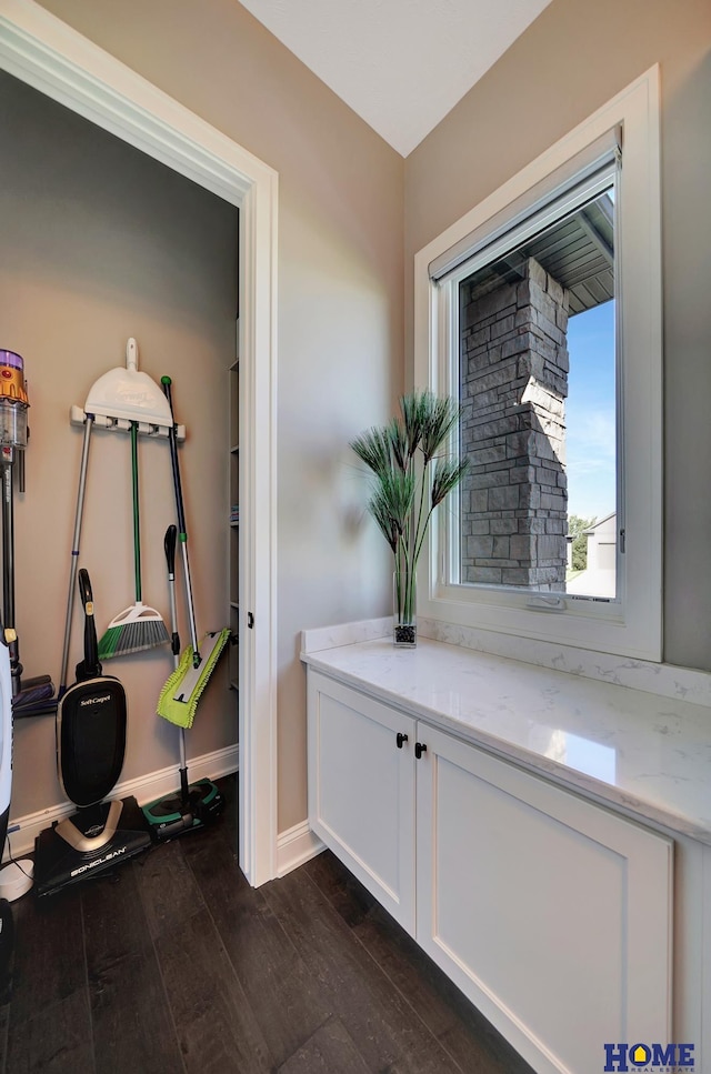 8947 Himark Ln, Lincoln, NE 68526 - detailed view of wood finished floors and baseboards