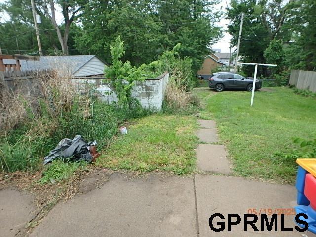 1935 S 11th St, Omaha, NE 68106 - view of yard