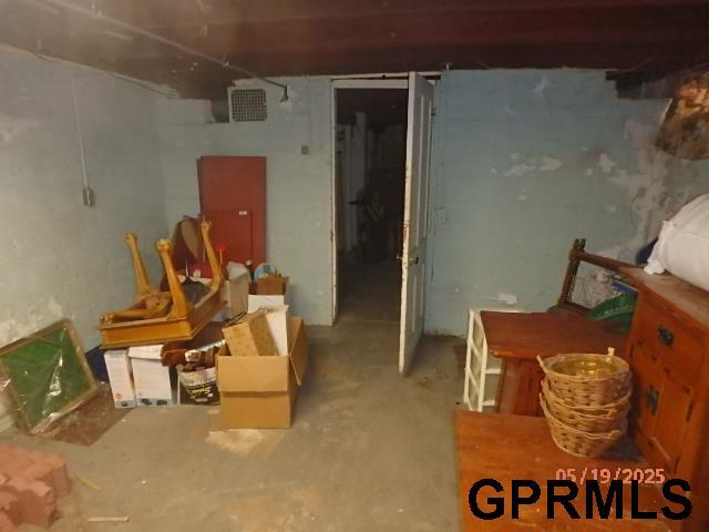 1935 S 11th St, Omaha, NE 68106 - view of unfinished below grade area