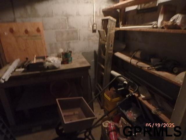 1935 S 11th St, Omaha, NE 68106 - view of storage room