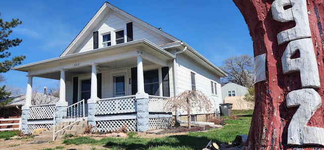 942 Manatt St, Lincoln, NE 68521 - view of front of property with covered porch