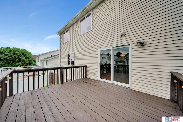 7910 Red Oak Rd, Lincoln, NE 68516 - view of wooden terrace