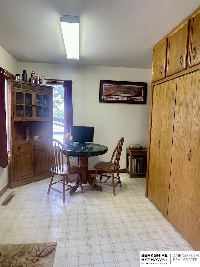 1200 H St, Pawnee City, NE 68420 - dining area with light flooring