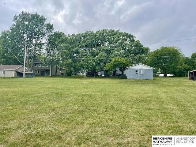1200 H St, Pawnee City, NE 68420 - view of green lawn