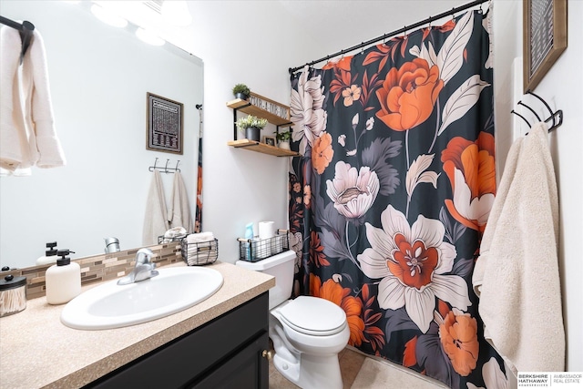full bath featuring decorative backsplash, vanity, toilet, and a shower with shower curtain