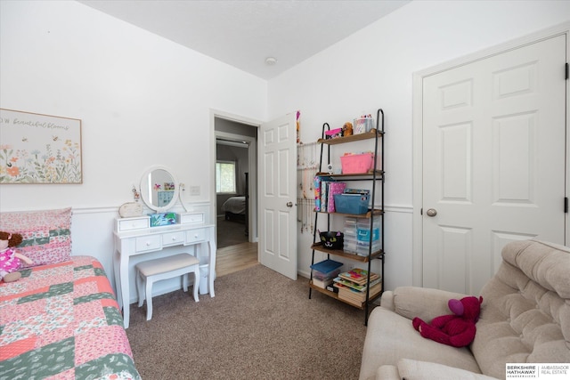 bedroom with carpet flooring