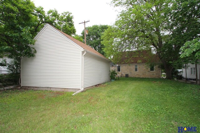 2727 S 19th St, Lincoln, NE 68502 - view of grassy yard