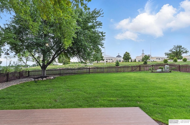 16712 V St, Omaha, NE 68135 - view of yard