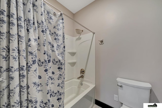 17380 S 77th Pt, Hickman, NE 68372 - bathroom featuring toilet and shower / bath combo