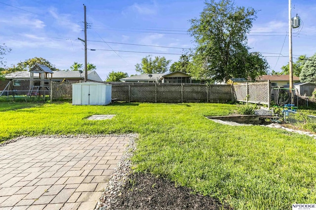 8207 Decatur St, Omaha, NE 68114 - view of yard