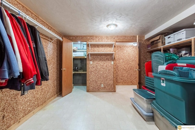 10919 N 69th St, Omaha, NE 68152 - view of storage room