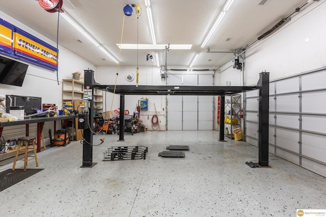 10919 N 69th St, Omaha, NE 68152 - view of garage