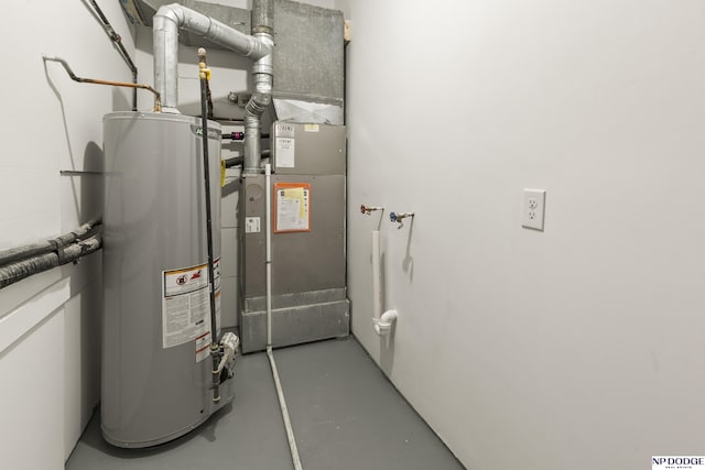 4656 Redick Ave, Omaha, NE 68152 - utility room featuring gas water heater