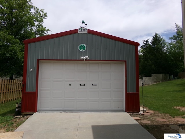 1304 S 4th Ave, Beatrice, NE 68310 - detached garage with concrete driveway