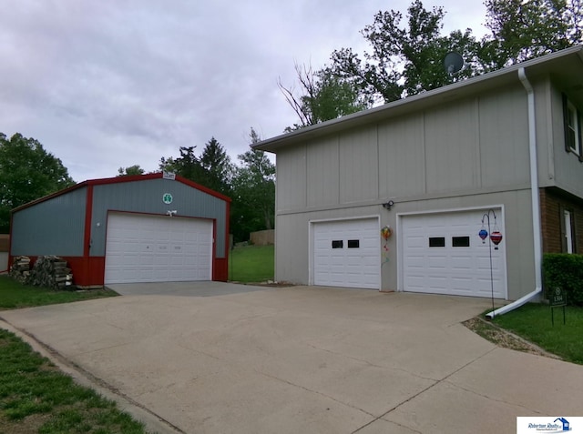 1304 S 4th Ave, Beatrice, NE 68310 - view of detached garage