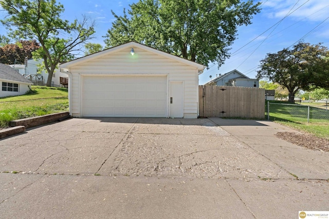 6458 Decatur St, Omaha, NE 68104 - view of detached garage