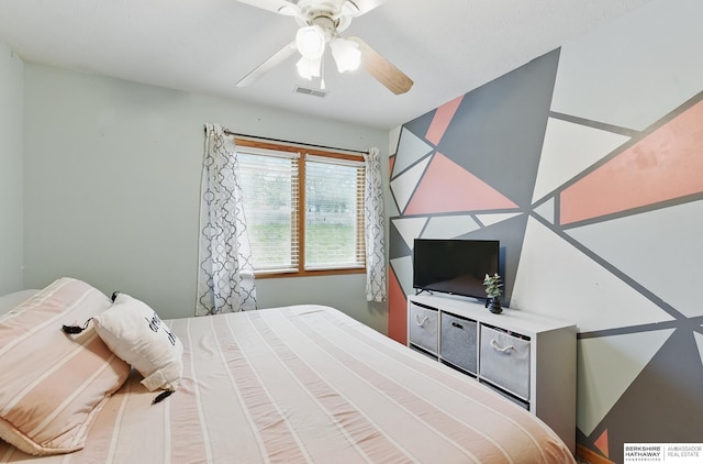 4414 S 174th St, Omaha, NE 68135 - bedroom with ceiling fan