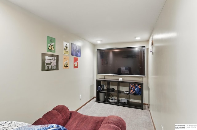 6920 N 30th St, Omaha, NE 68112 - carpeted living room with baseboards