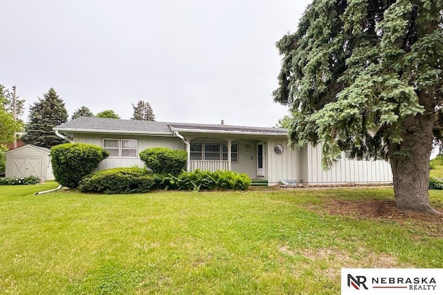 6251 Nebraska Ave, Omaha, NE 68104 - single story home with covered porch and a front lawn