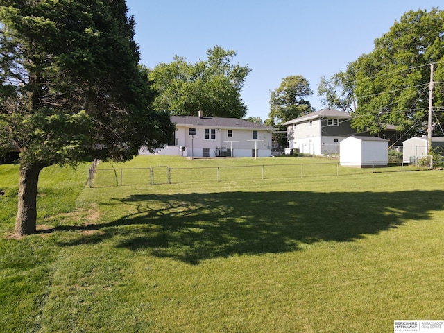 4314 Oak St, Omaha, NE 68105 - view of yard